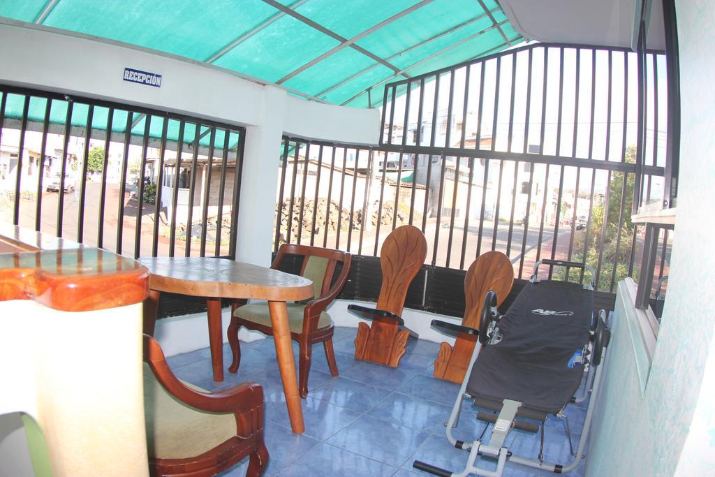 The Island Home Puerto Ayora  Room photo